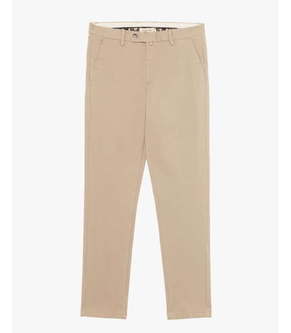 Chinos basico con dettagli sartoriali