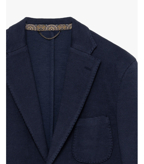 Single-breasted blazer in textured fabric