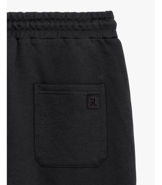 Jogger with cargo pockets