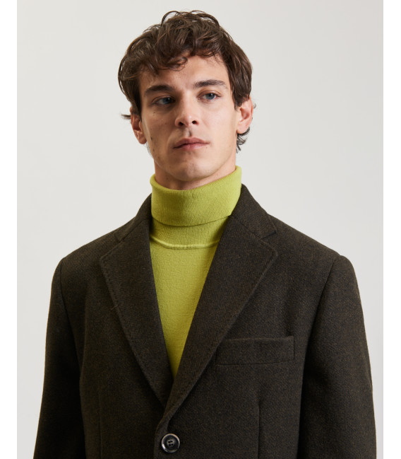 Slim fit coat