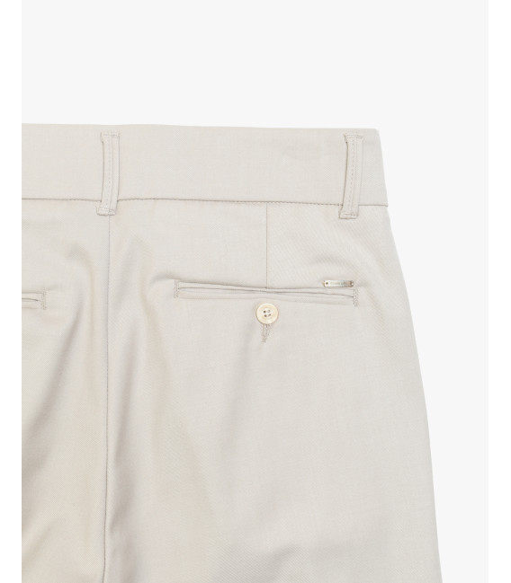 Pleated trousers with turn-up hem