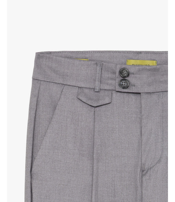Pleated trousers with turn-up hem