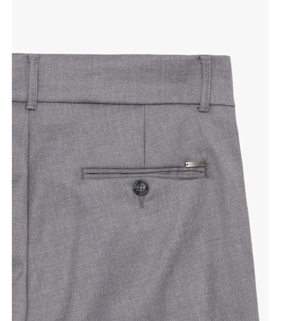 Pleated trousers with turn-up hem