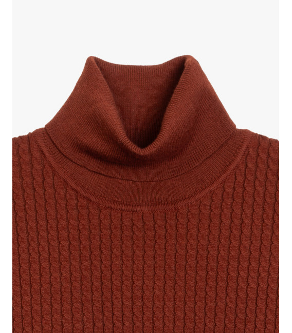 Cable-knit fine turtleneck sweater