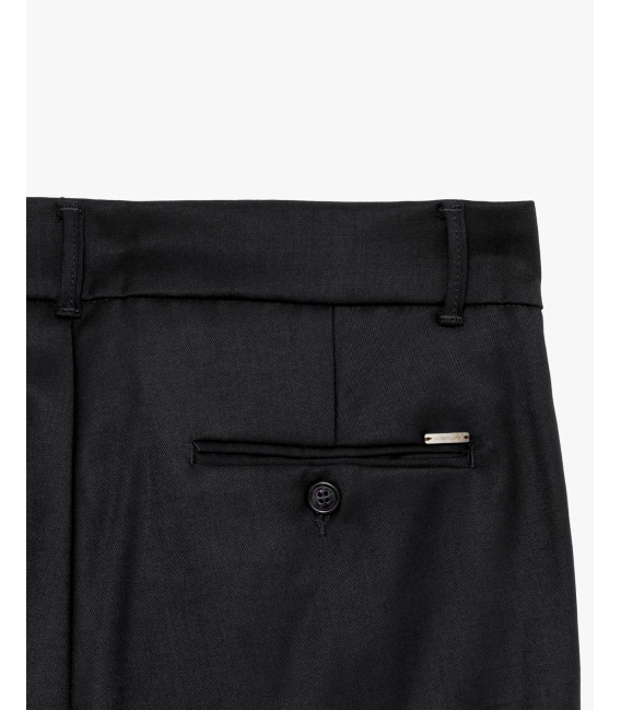 Pleated trousers with turn-up hem