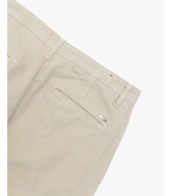 Slim fit chinos in woven textured fabric