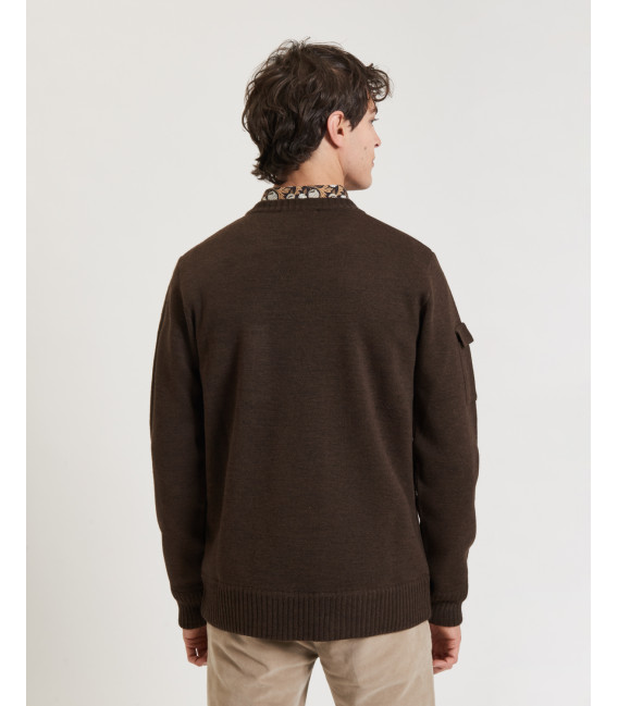 Maglia girocollo in misto lana con taschino sul petto e dettaglio sulla manica