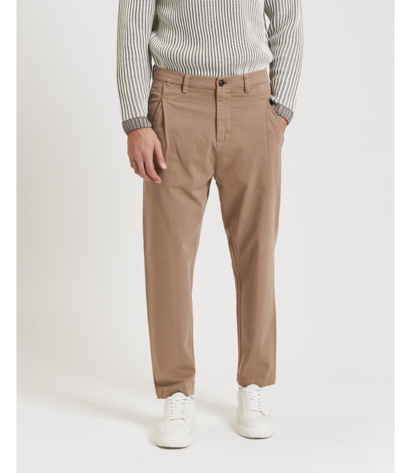 Carrot fit trousers