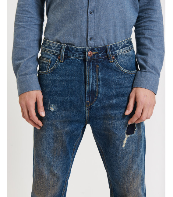 GRANT carrot fit jeans in vintage wash with patch