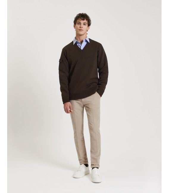 Slim fit chinos in woven textured fabric
