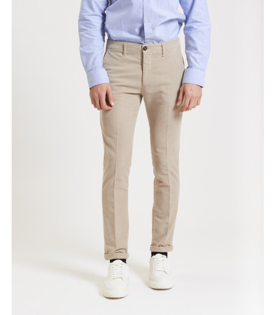 Slim fit chinos in woven textured fabric