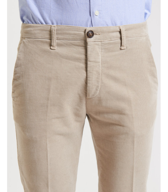 Slim fit chinos in woven textured fabric