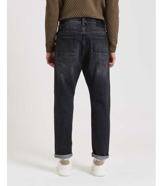 Jeans GRANT carrot fit neri con toppa