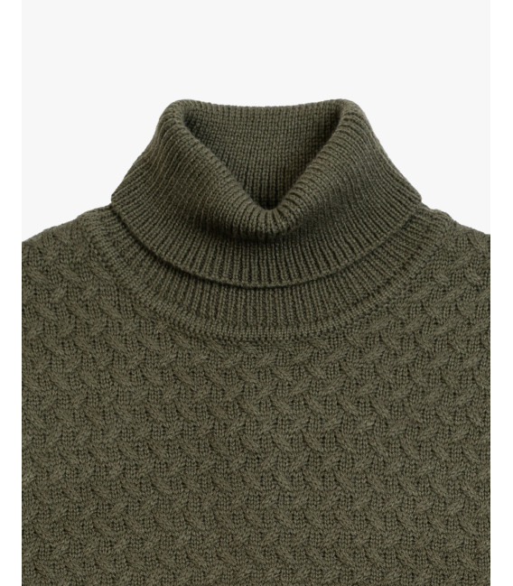 Maglione collo alto in maglia lavorata