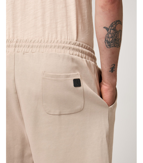 Bermuda joggers con logo ricamato