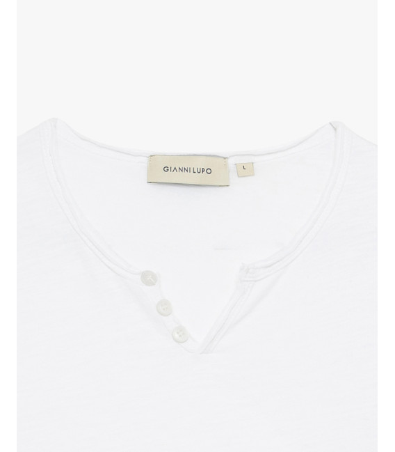 T-shirt collo marocchino con bottoni