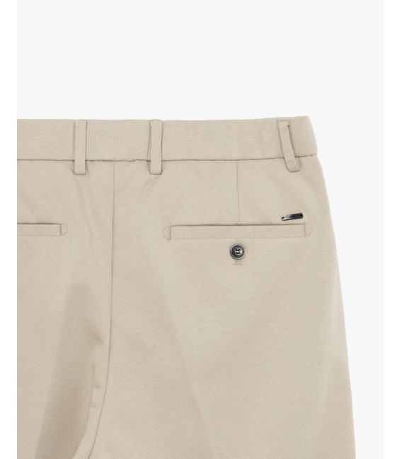 Pantaloni carrot fit con vita elasticizzata
