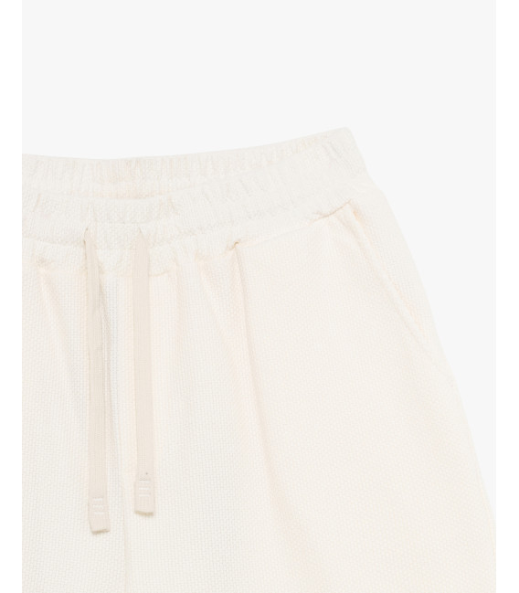 Textured fabric bermuda shorts