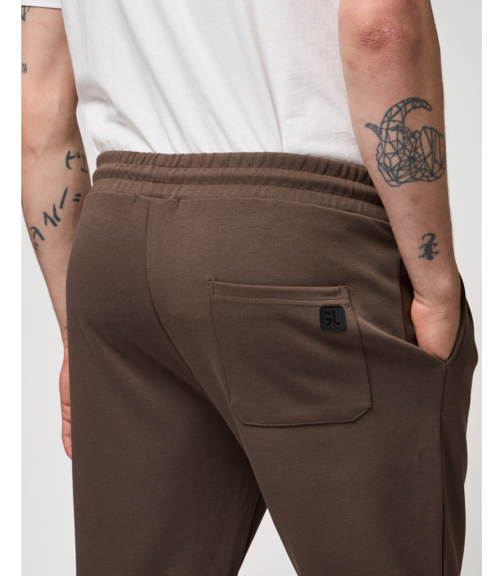 Joggers con logo ricamato