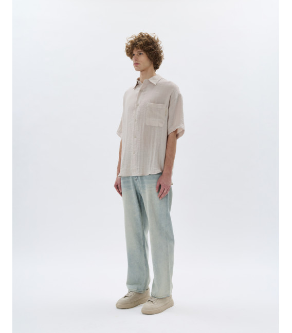 Short-sleeve shirt in lightweight fabric