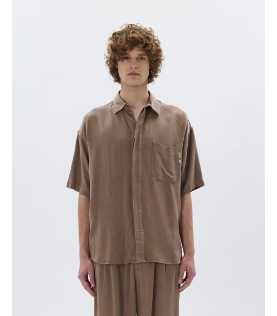 Short sleeve shirt with pocket