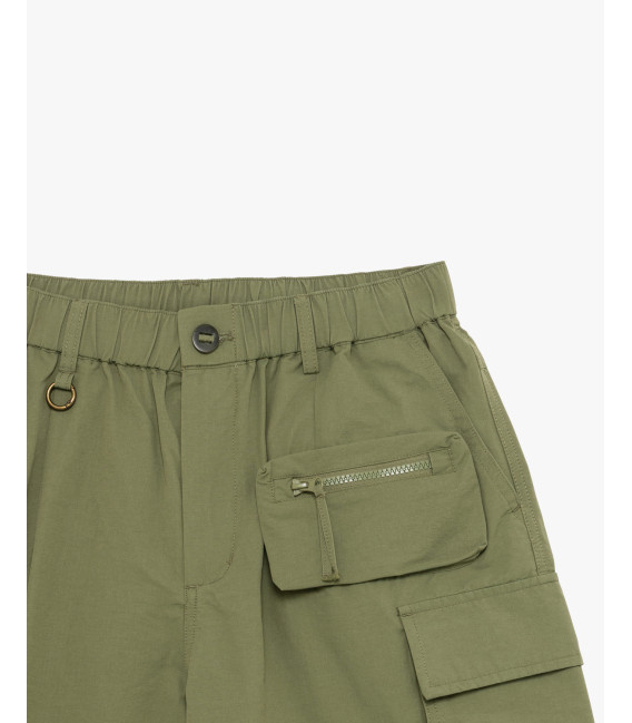 Cargo shorts with elasticated waistband