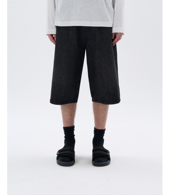 3/4 Black wash skater jeans