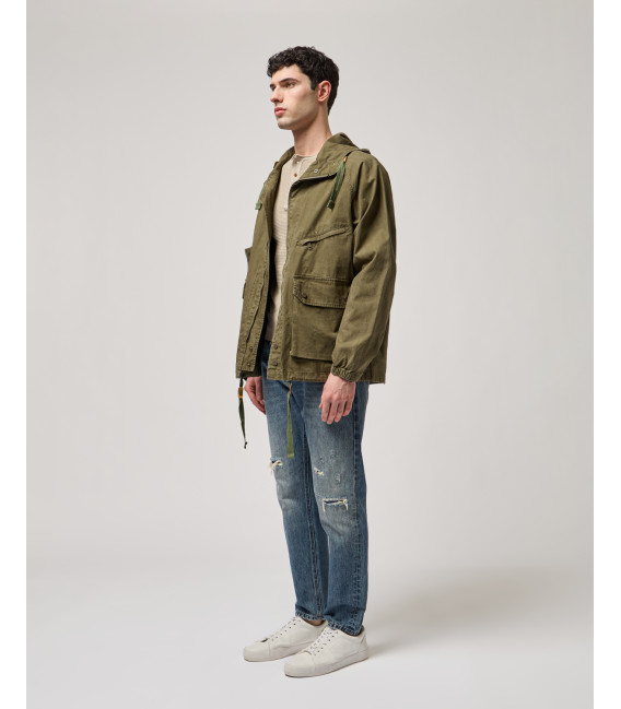 GRANT100 carrot fit jeans in medium wash with emboideries