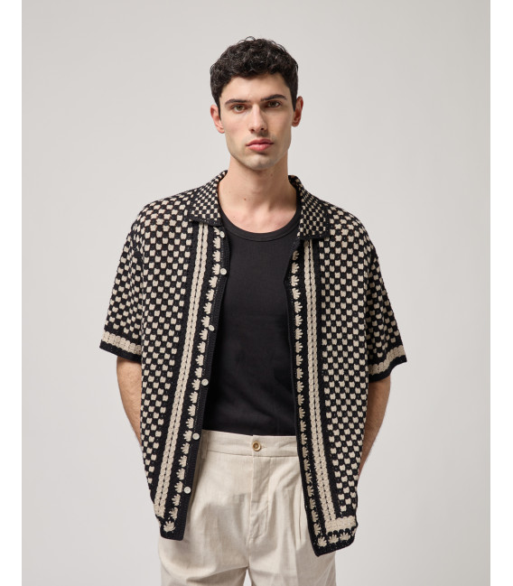 Camicia in maglia con motvo a contrasto