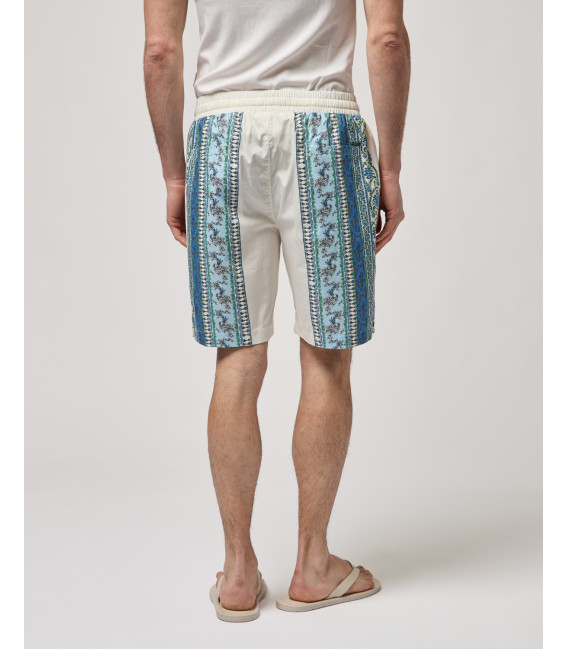 Bermuda shorts with geometric pattern