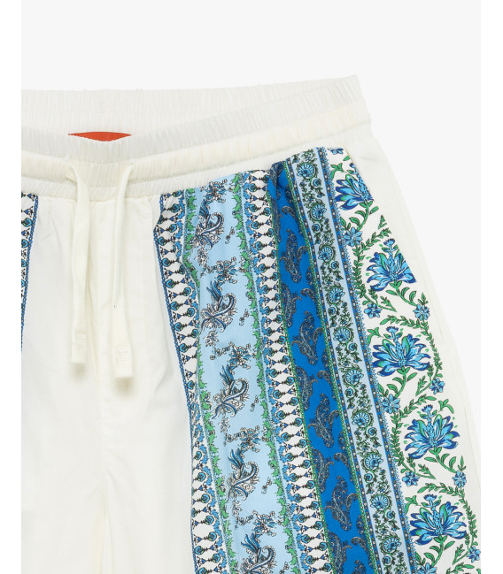 Bermuda shorts with geometric pattern