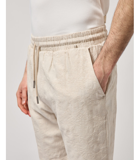 Bermuda shorts with geometric pattern