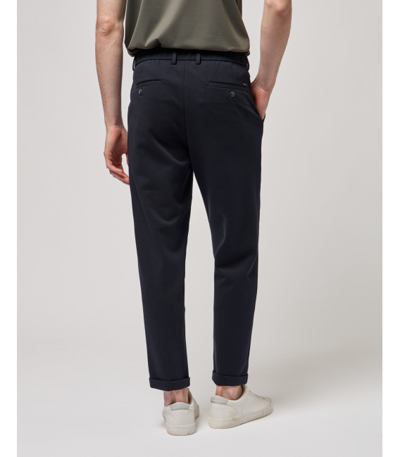 Elastic waist carrot fit trousers