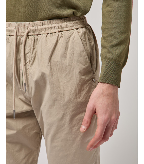 Pantaloni con coulisse carrot fit