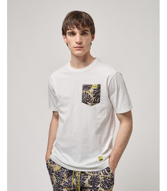 T-shrt with pocket