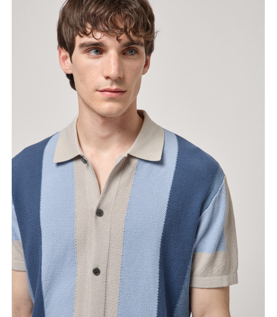 Short-sleeve knitted shirt