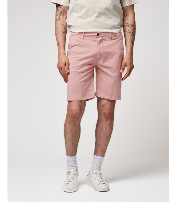 Basic chinos shorts
