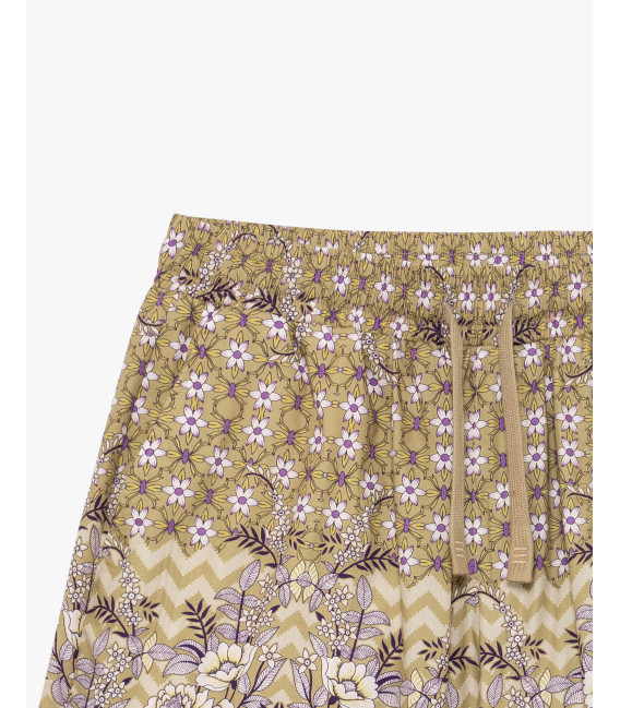 Bermuda shorts with geometric pattern