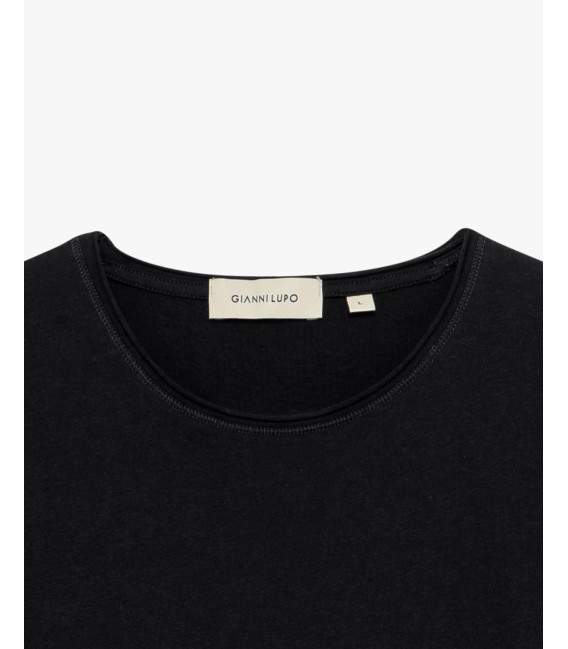 T-shirt with raw edges