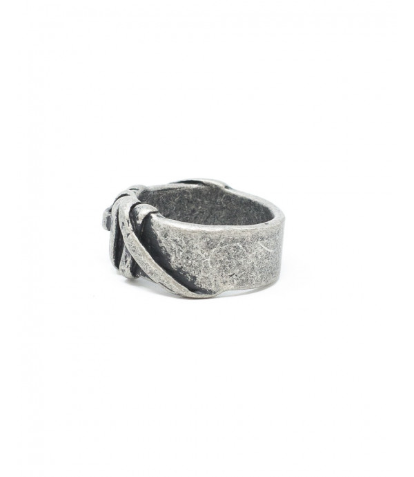 Metal band ring