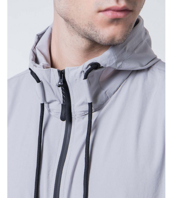 Giacca impermeabile con cappuccio leggero in tessuto tecnico