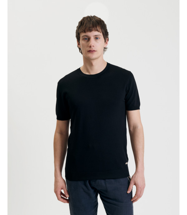More about Lightweight knitted t-shirt