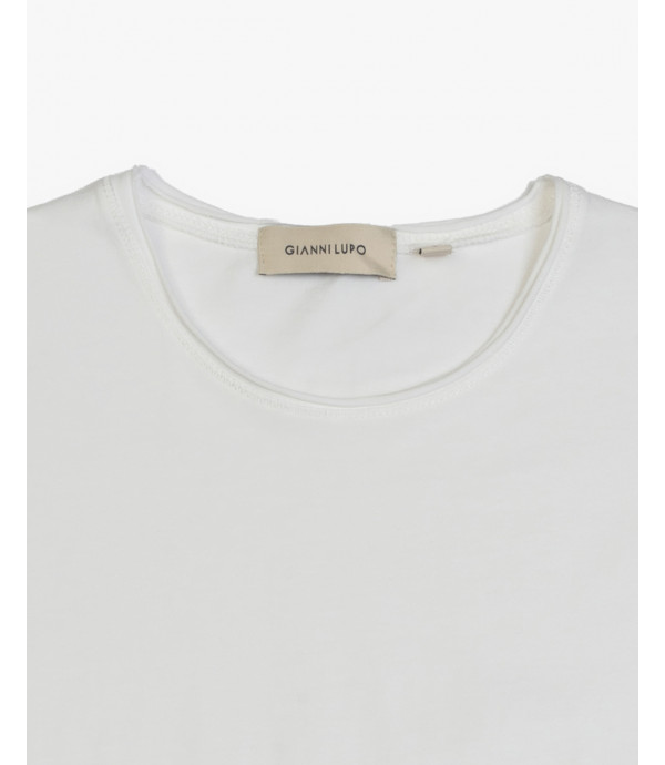 T-shirt with raw edges