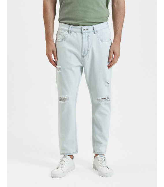 Jeans COOPER carrot cropped fit con strappo sul ginocchio