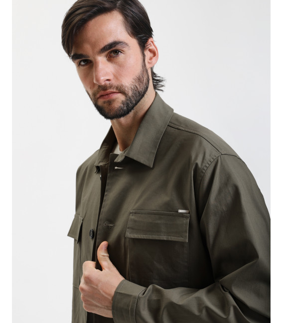Oveshirt con taschini quadrati