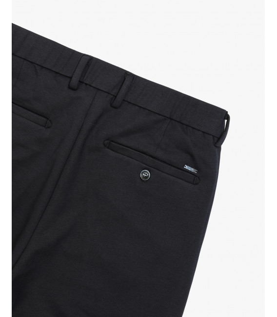Pantaloni carrot fit con vita elasticizzata