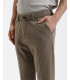 Pantaloni carrot fit con vita elasticizzata
