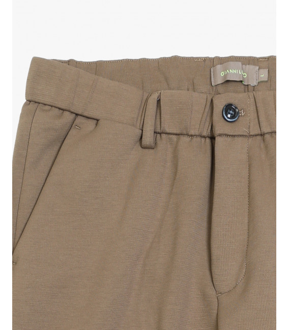Pantaloni carrot fit con vita elasticizzata