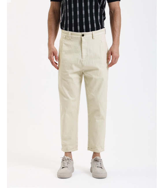 Pantaloni carrot cropped con pinces