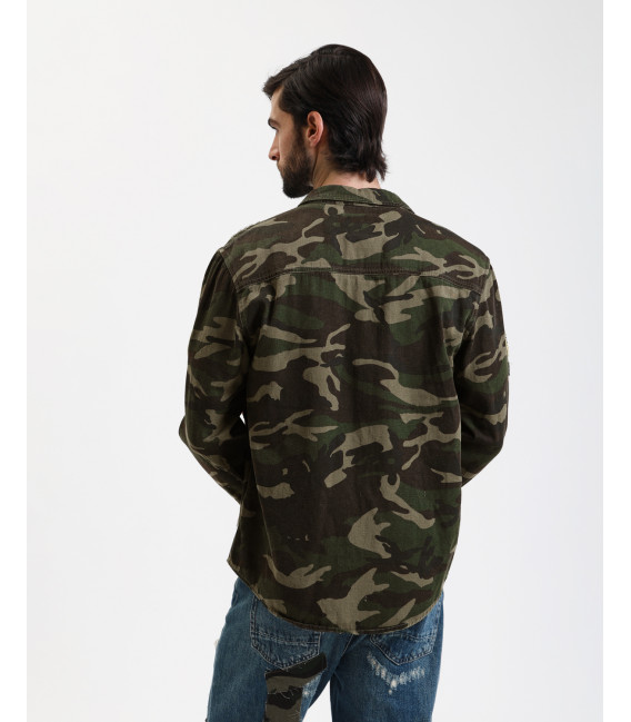 Overshirt camouflage con patchwork